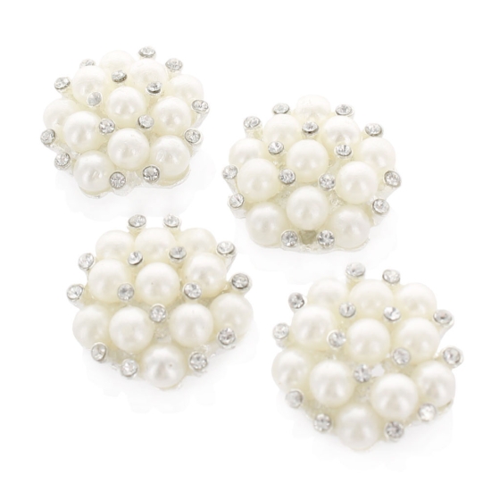 Sparkling Pearl Cluster Embellishment Center