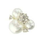 Studded Pearl Trio Embellishment Center